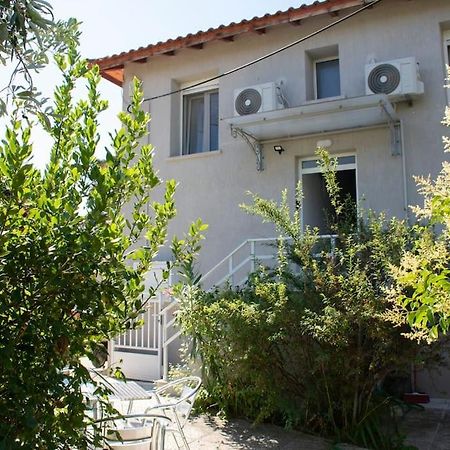 شقة Anadora 2: Hospitable Stone House With Yard أليكسانثيربوليس المظهر الخارجي الصورة