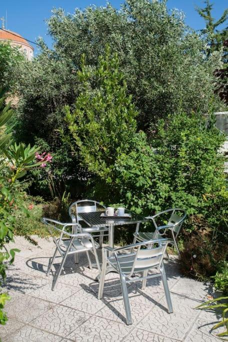 شقة Anadora 2: Hospitable Stone House With Yard أليكسانثيربوليس المظهر الخارجي الصورة