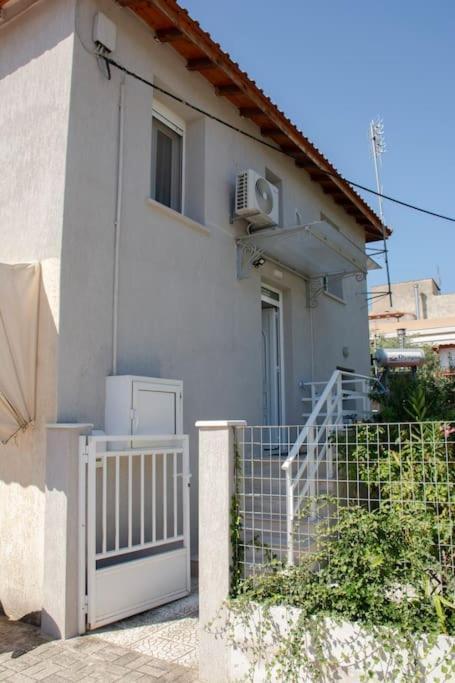 شقة Anadora 2: Hospitable Stone House With Yard أليكسانثيربوليس المظهر الخارجي الصورة