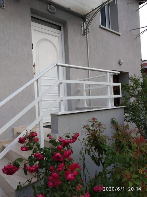 شقة Anadora 2: Hospitable Stone House With Yard أليكسانثيربوليس المظهر الخارجي الصورة
