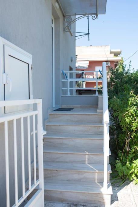 شقة Anadora 2: Hospitable Stone House With Yard أليكسانثيربوليس المظهر الخارجي الصورة