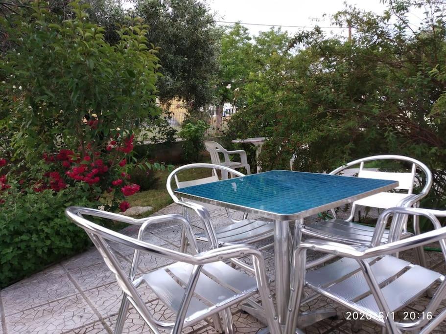 شقة Anadora 2: Hospitable Stone House With Yard أليكسانثيربوليس المظهر الخارجي الصورة